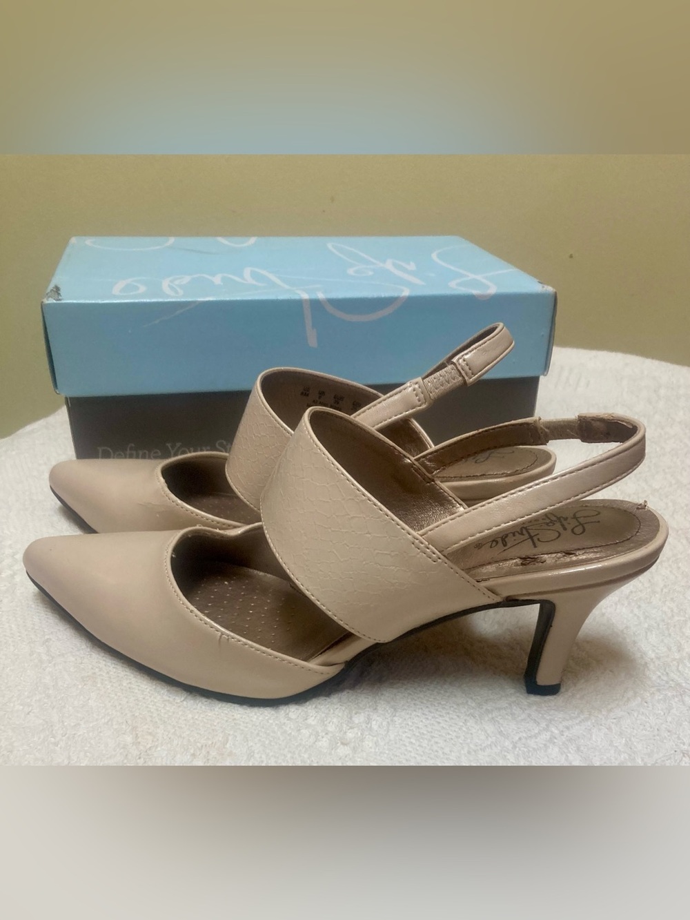 Life Stride Sonya Nude Elegant Pointed-Toe Heels Shoes Size 8M
